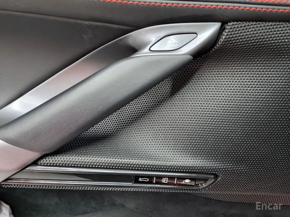 Фото 13 - Ferrari SF90