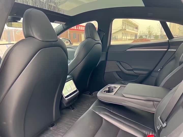 Фото 4 - Tesla Model S