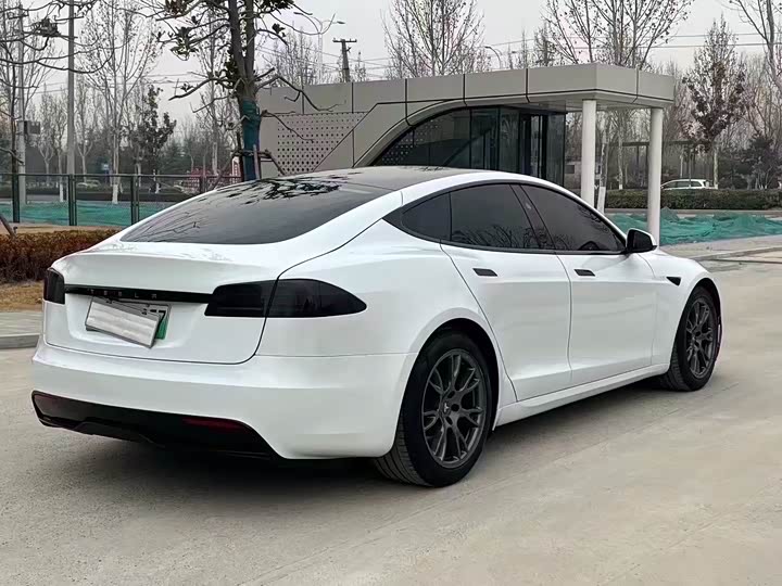 Фото 9 - Tesla Model S