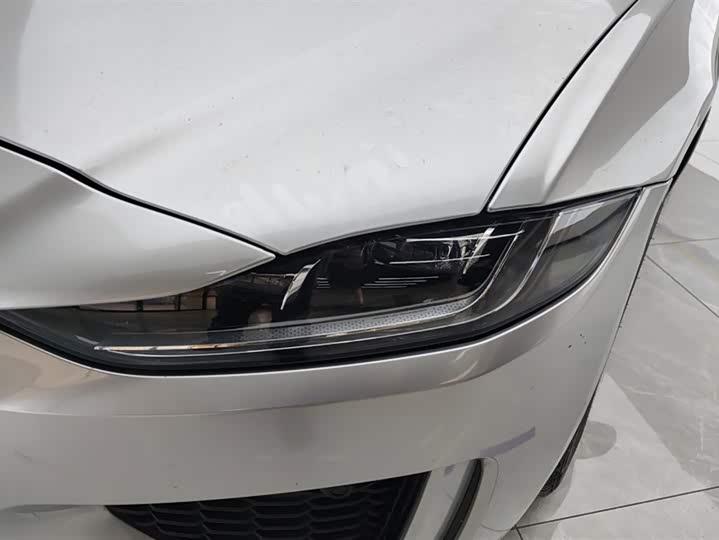 Фото 5 - Jaguar XE L