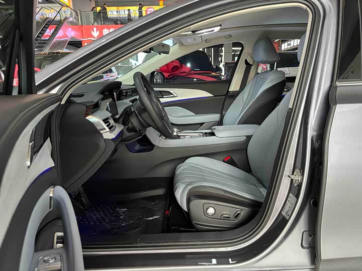 Фото 5 - Hongqi H5 Hybrid