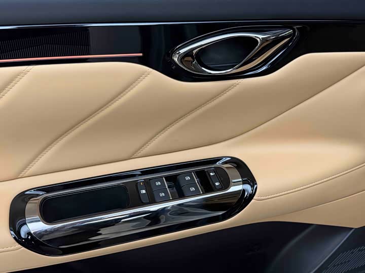 Фото 3 - GAC Trumpchi E8