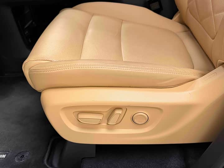 Фото 5 - GAC Trumpchi E8