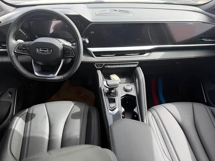 Фото 5 - Geely Monjaro