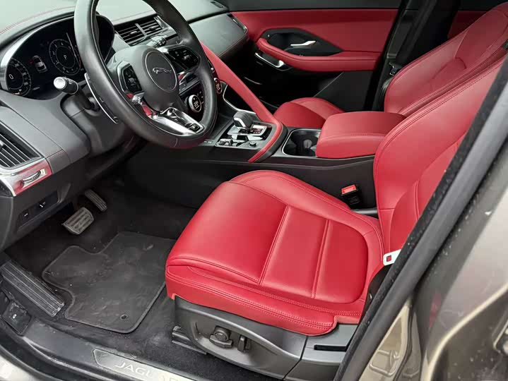 Фото 4 - Jaguar E-Pace