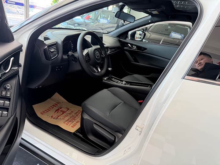 Фото 4 - Mazda CX-4