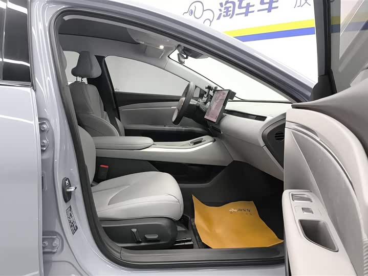 Фото 8 - XPeng Mona M03