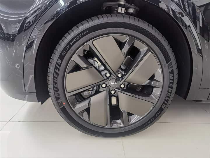 Фото 5 - LiXiang L9