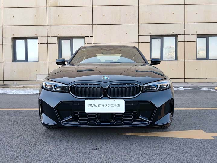 Photo 2 - BMW 3 Series