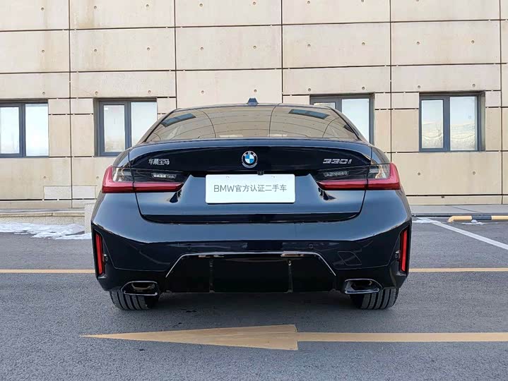 Photo 9 - BMW 3 Series