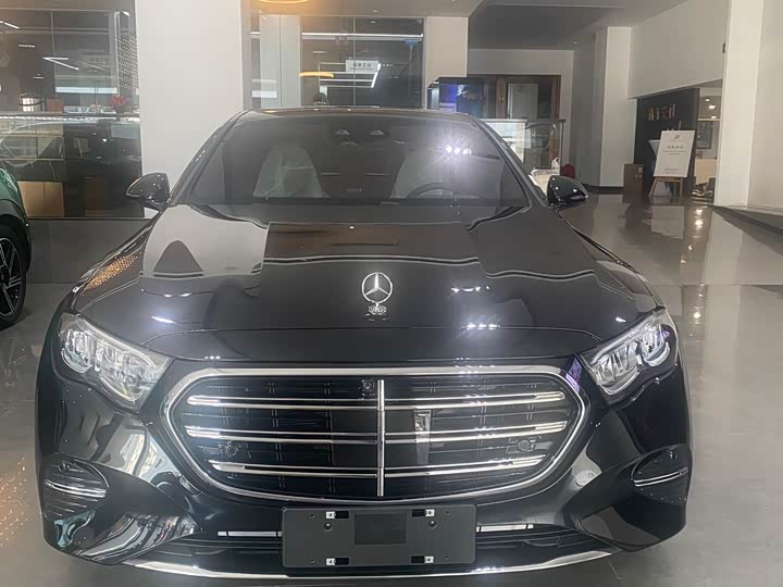 Photo 2 - Mercedes-Benz E-Class