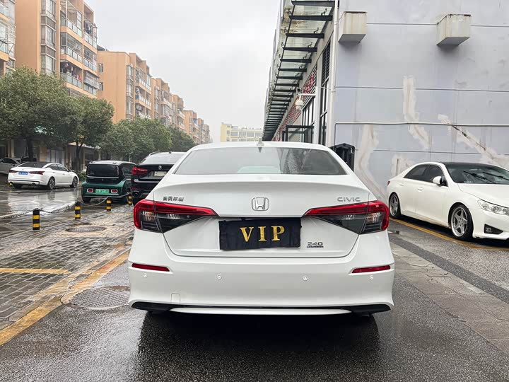 Фото 4 - Honda Civic