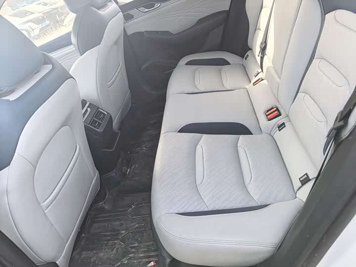 Фото 7 - Geely Preface