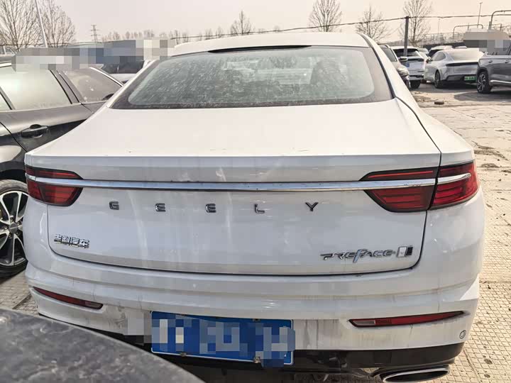 Фото 9 - Geely Preface