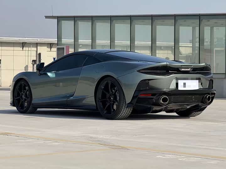 Фото 2 - McLaren GT