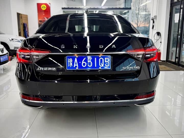 Photo 4 - Skoda Superb