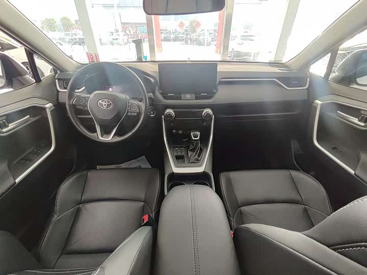 Photo 6 - Toyota Wildlander