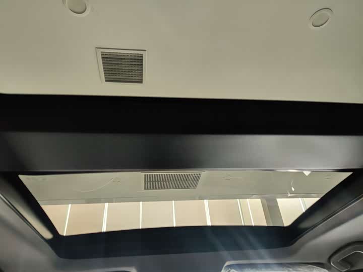 Photo 7 - Toyota Wildlander