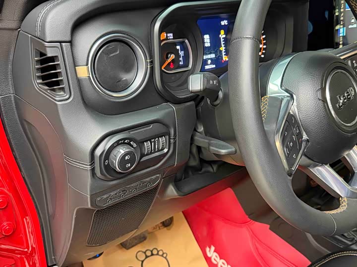 Фото 4 - Jeep Wrangler