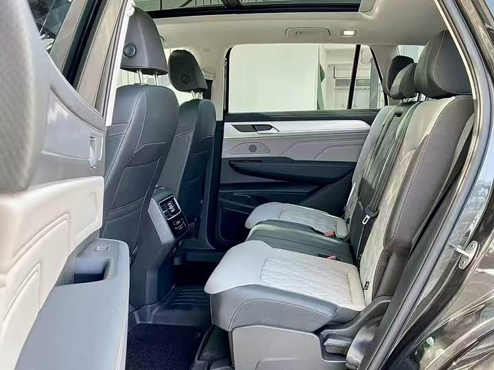 Фото 5 - Volkswagen Tavendor