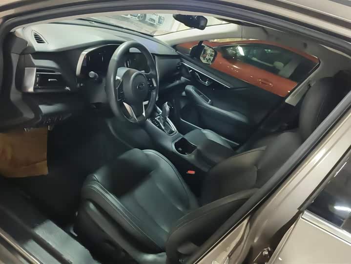 Фото 9 - Subaru Outback