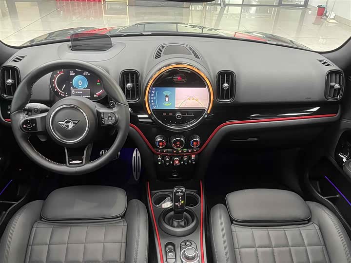 Photo 2 - Mini Countryman JCW