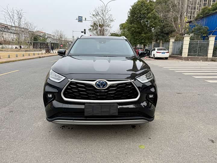 Фото 2 - Toyota Highlander