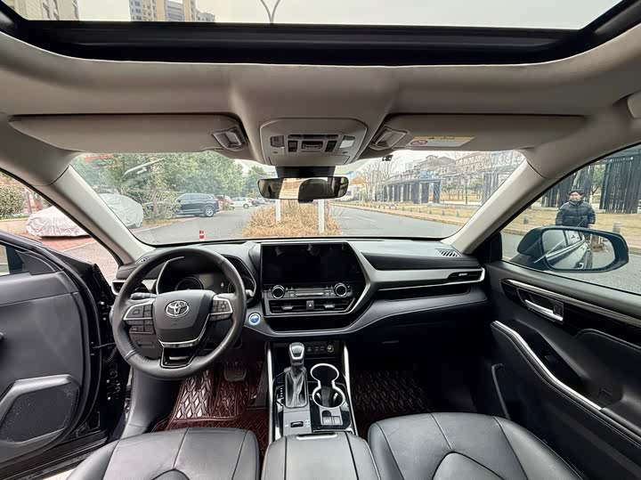 Фото 6 - Toyota Highlander