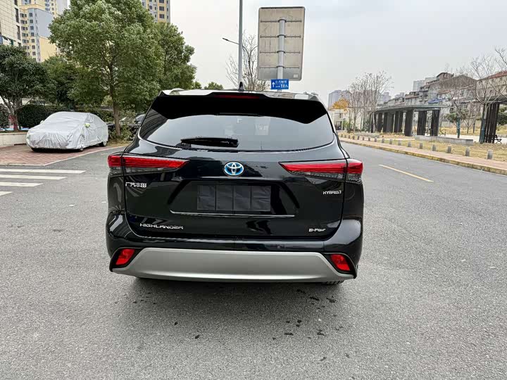 Фото 8 - Toyota Highlander