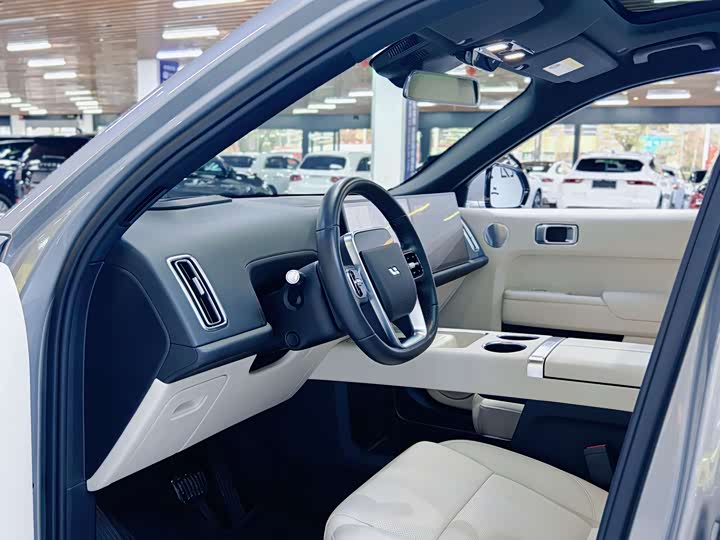 Фото 8 - LiXiang L9