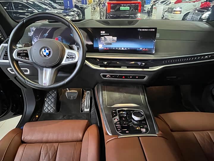 Photo 4 - BMW X7