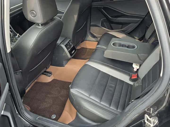 Фото 3 - Volkswagen Sagitar L