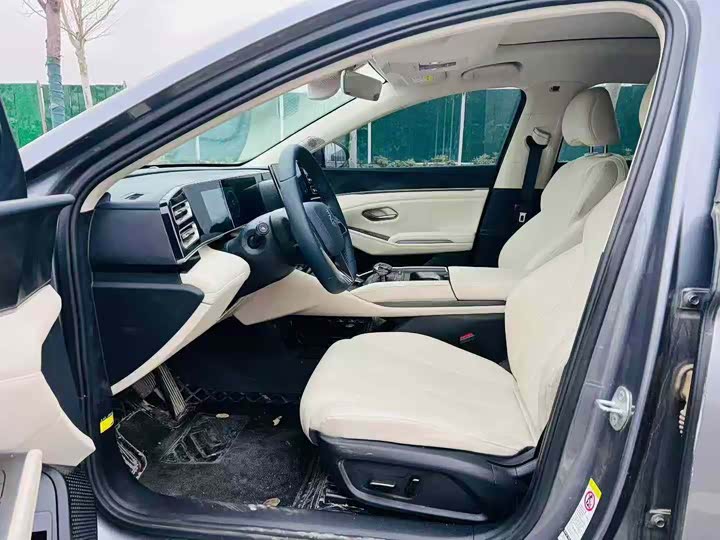 Фото 9 - BYD Qin L