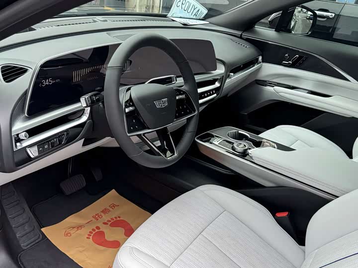 Фото 5 - Cadillac Lyriq