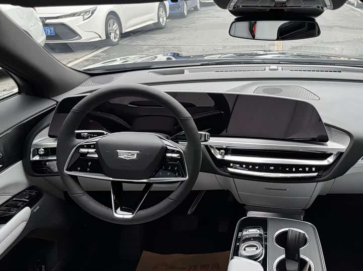 Фото 7 - Cadillac Lyriq