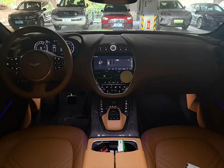 Фото 7 - Aston Martin DBX