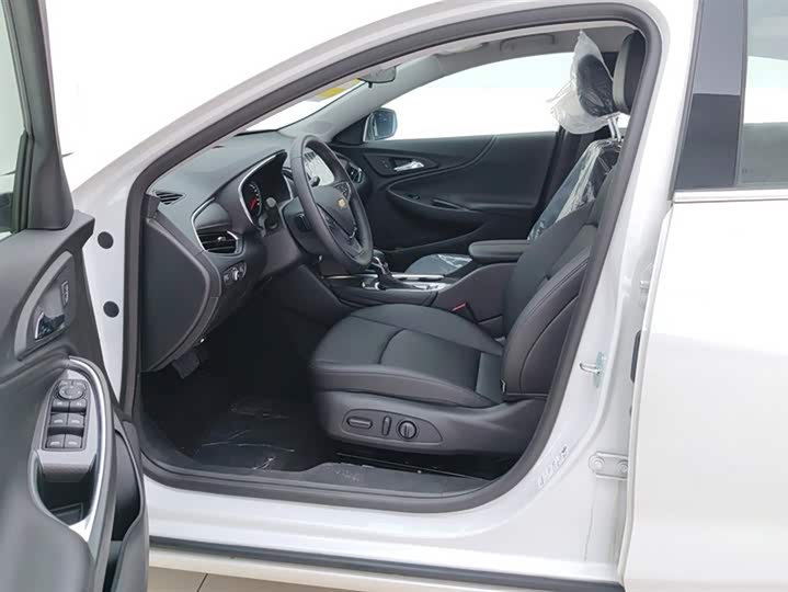 Фото 9 - Chevrolet Malibu XL