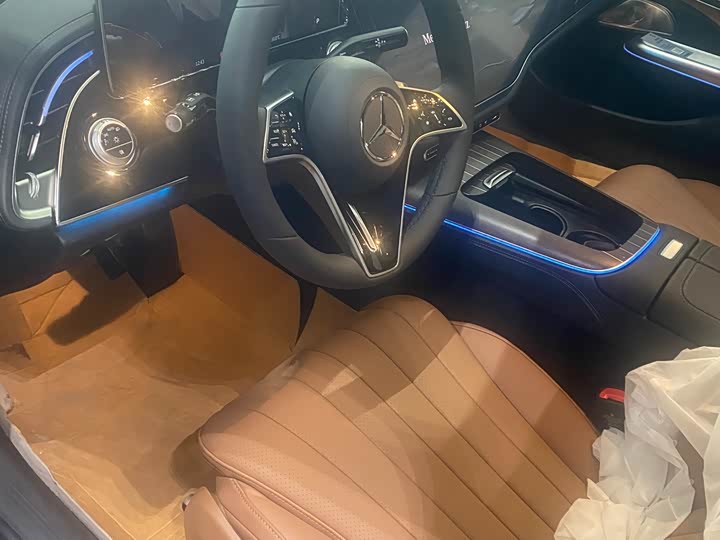 Photo 4 - Mercedes-Benz E-Class