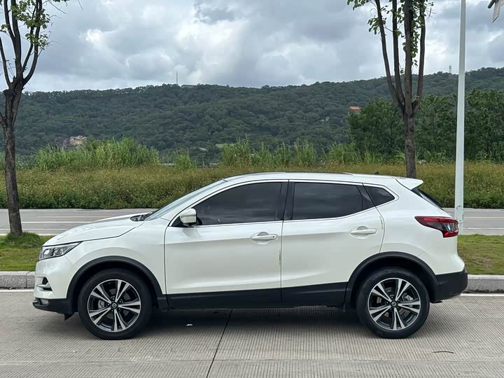 Фото 3 - Nissan Qashqai