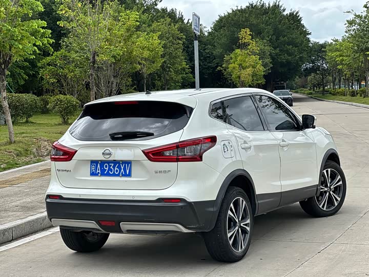 Фото 8 - Nissan Qashqai