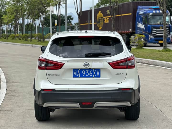 Фото 9 - Nissan Qashqai