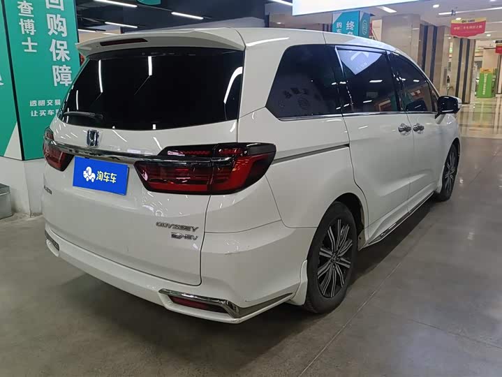 Фото 3 - Honda Odyssey