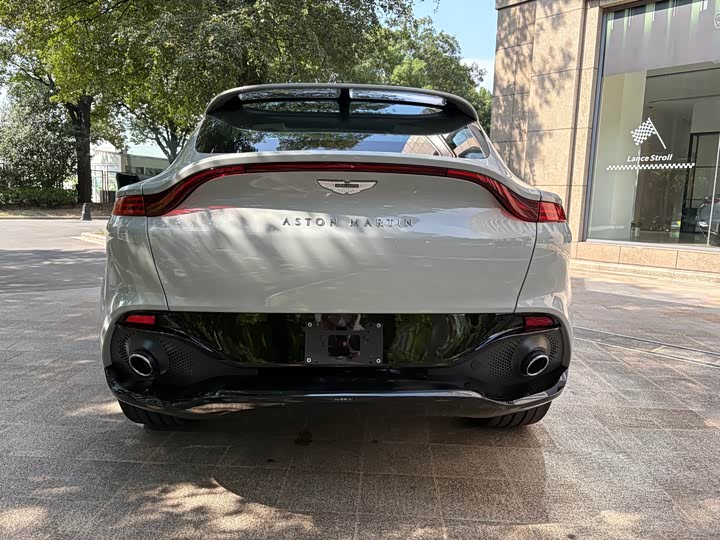 Фото 4 - Aston Martin DBX