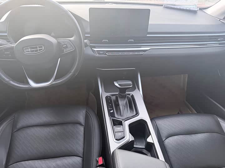 Фото 5 - Geely Emgrand