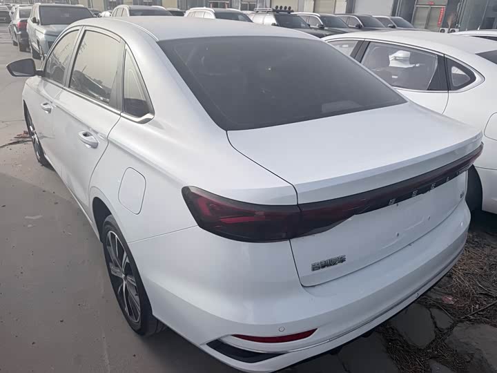 Фото 6 - Geely Emgrand