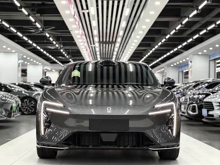 Фото 2 - Avatr 06