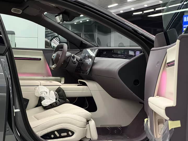 Фото 9 - Avatr 06