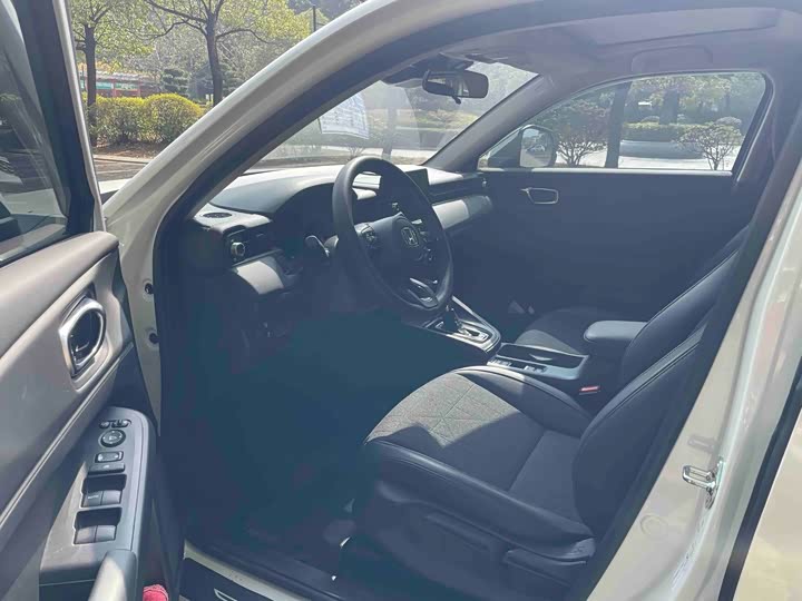 Фото 4 - Honda Vezel