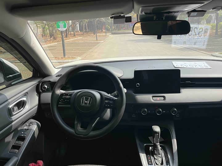 Фото 7 - Honda Vezel