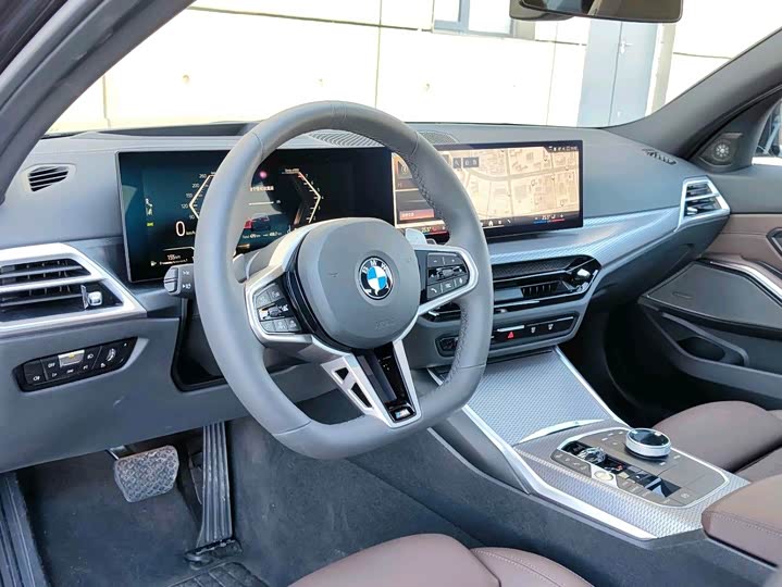 Photo 4 - BMW 3 Series